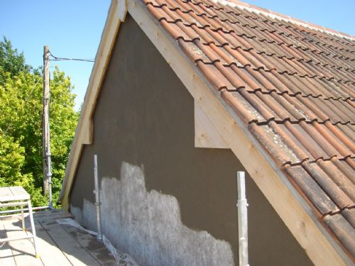 The same gable, further on